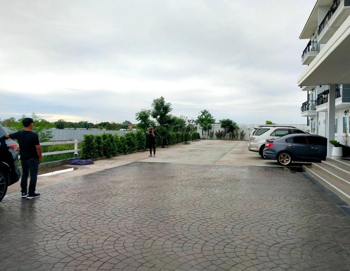 โคโค่ โฮเทล Koco Hotel Nakhon Ratchasima Exterior photo